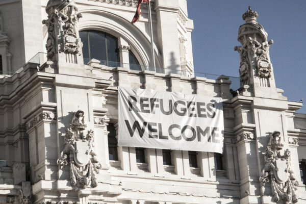 46 refugees welcome correos madrid cerca
